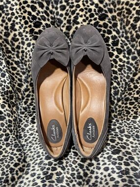 Clark’s Artisan Grey/ Sage Suede Pumps /Soft flat Embellished Bow- Metallic Stud